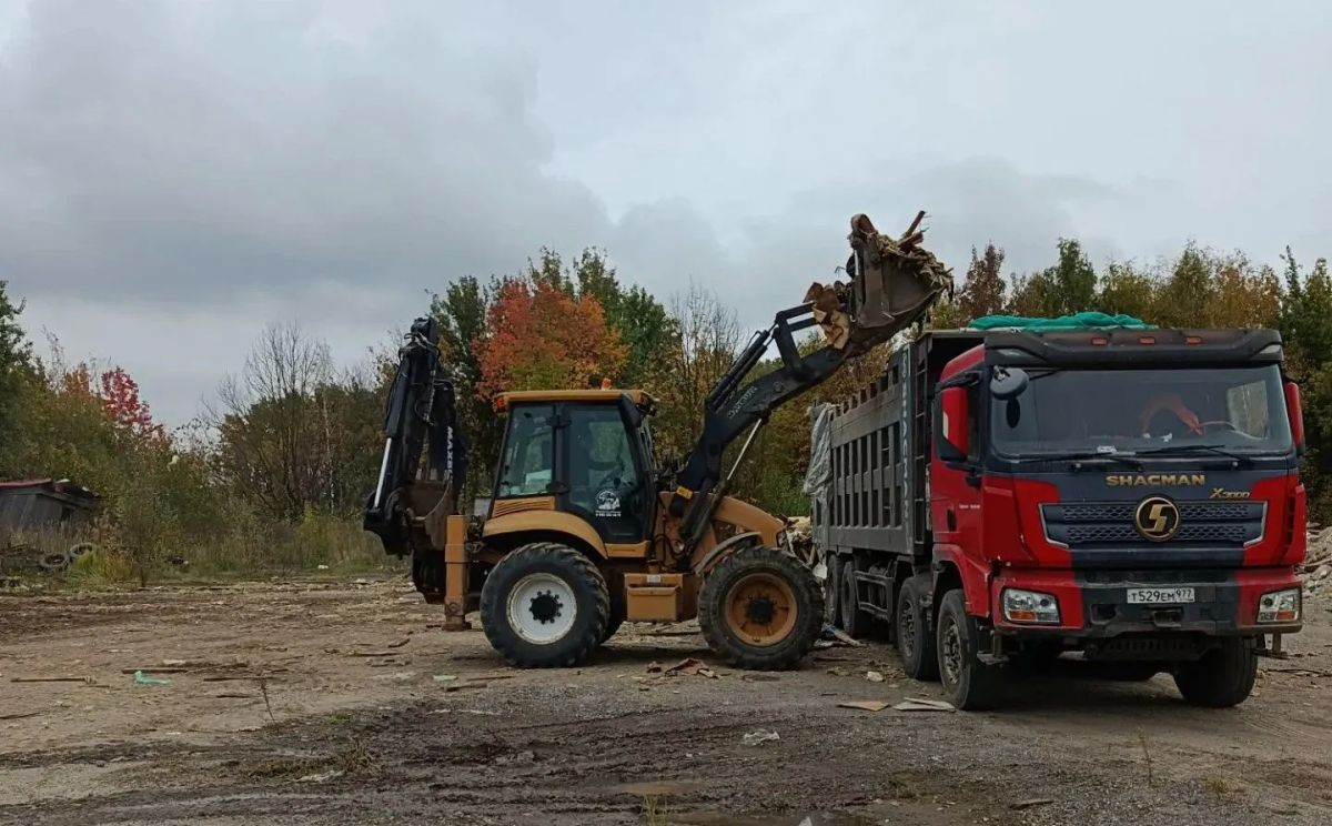 В Долгопрудном приступили к ликвидации свалки на проезде Строителей В Долгопрудном приступили к ликвидации свалки на проезде Строителей