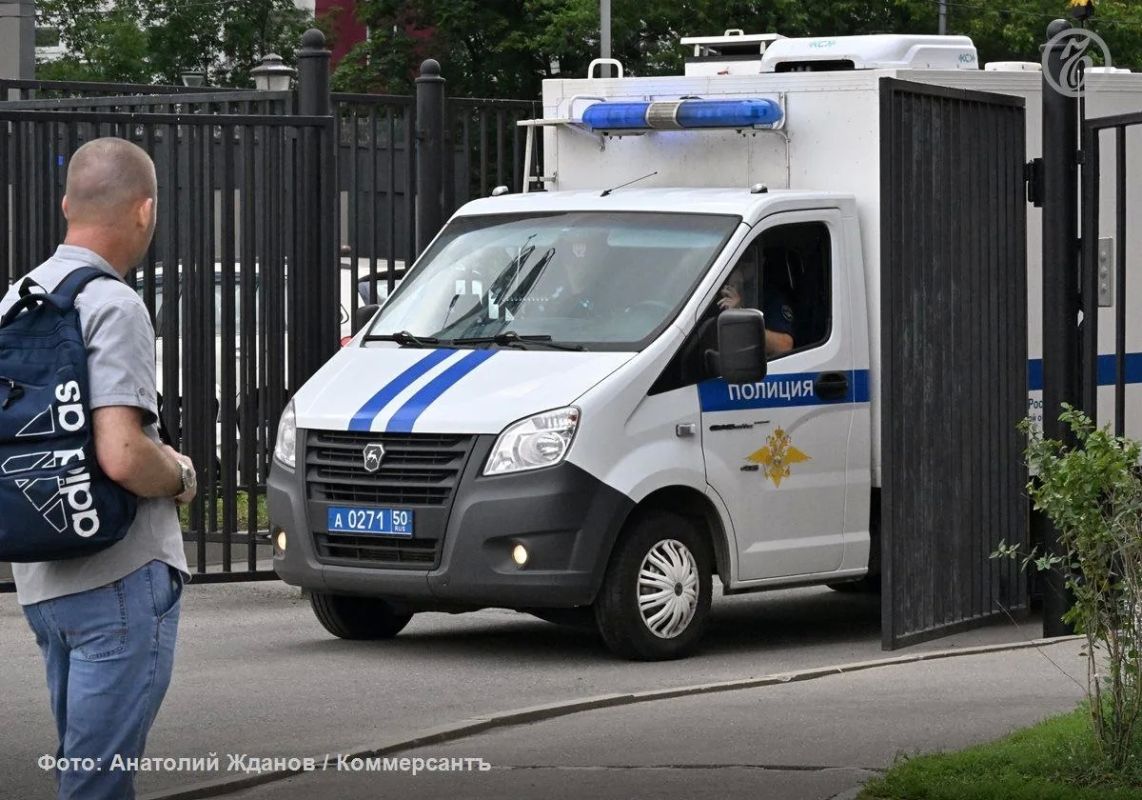 Конституционный суд рассмотрит жалобу жителя Подмосковья на условия перевозки заключенных под стражу, с которой ознакомился «Ъ»