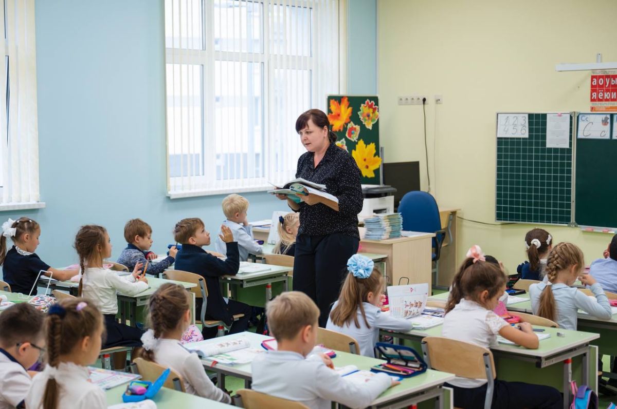 Николай Ханин: Для каждого из нас учитель - человек, которому мы обязаны нашими победами и достижениями Николай Ханин: Для каждого из нас учитель - человек, которому мы обязаны нашими победами и достижениями