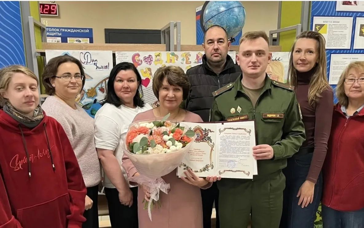 Военные следователи СК России поздравили педагогов профильных кадетских классов с Днем учителя Военные следователи СК России поздравили педагогов профильных кадетских классов с Днем учителя