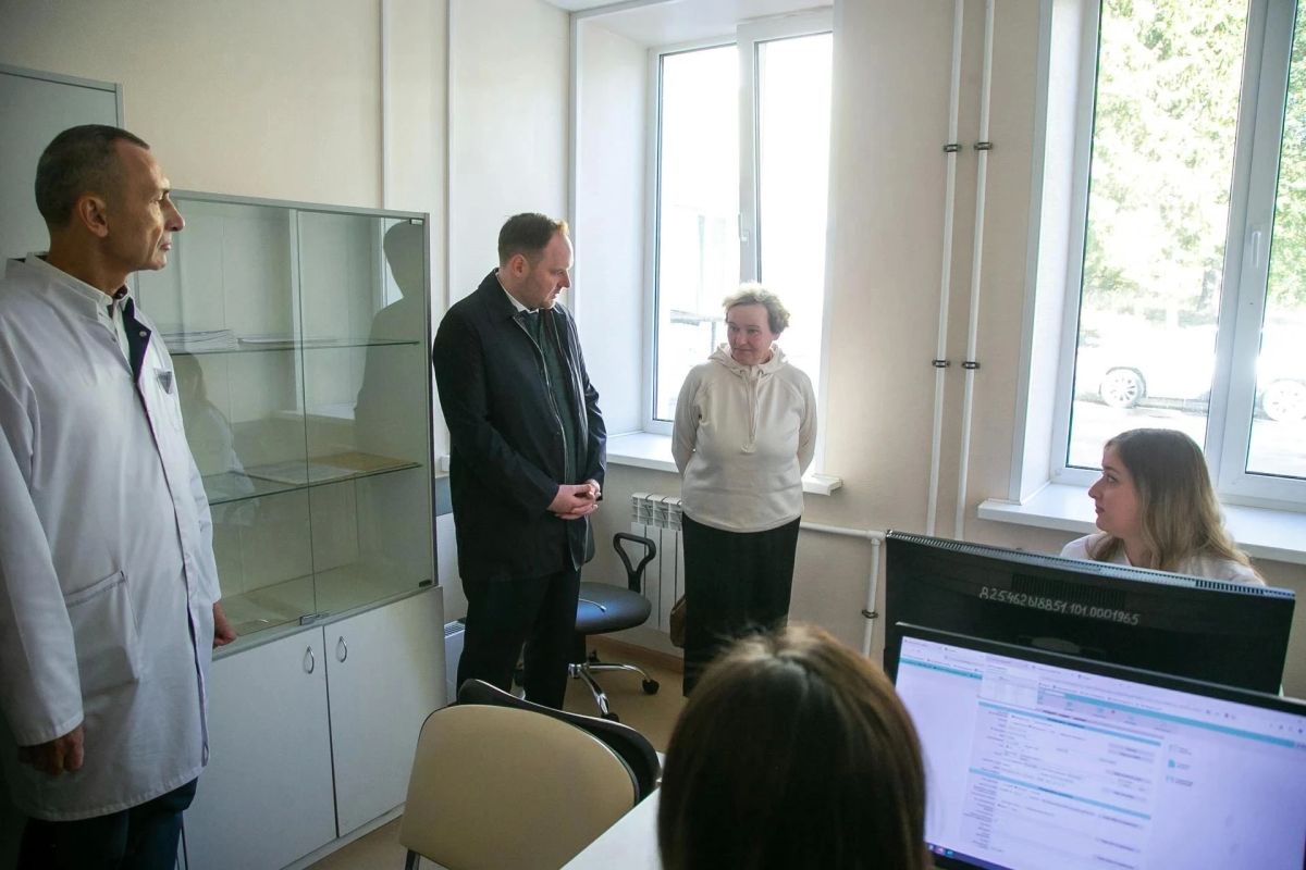 В Озерах подходит к завершению реконструкция пятиэтажного лечебного корпуса, построенного почти 40 лет назад В Озерах подходит к завершению реконструкция пятиэтажного лечебного корпуса, построенного почти 40 лет назад