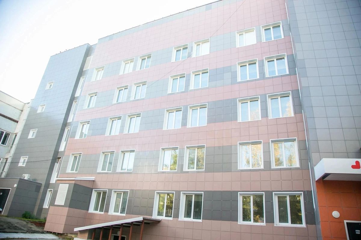 В Озерах подходит к завершению реконструкция пятиэтажного лечебного корпуса, построенного почти 40 лет назад