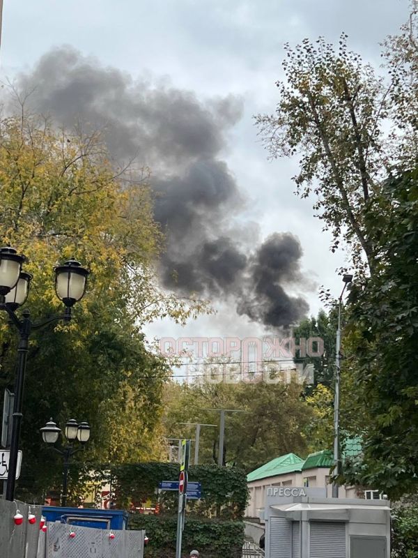 Пожар произошёл у метро «Маяковская» в Москве