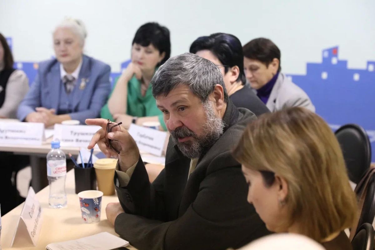 В диалоге: Руслан Смашнёв встретился с представителями общественных организаций Долгопрудного В диалоге: Руслан Смашнёв встретился с представителями общественных организаций Долгопрудного