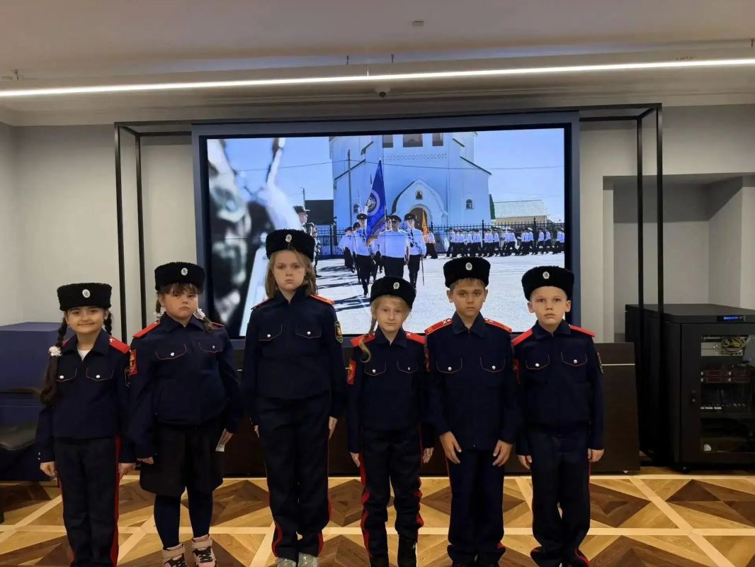 6 октября кураторы казачьих классов Центра образования №8 Мария Юдина и Полина Козлова организовали для воспитанников поездку в Центральный музей Российского казачества в Москве 6 октября кураторы казачьих классов Центра образования №8 Мария Юдина и Полина Козлова организовали для воспитанников поездку в Центральный музей Российского казачества в Москве