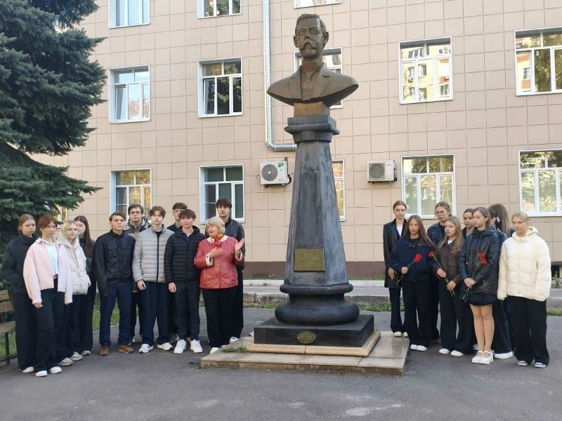 В отделе краеведения Центральной библиотеки им. Инны Гофф прошёл краеведческий час «Имя Кагана на воскресенской земле»
