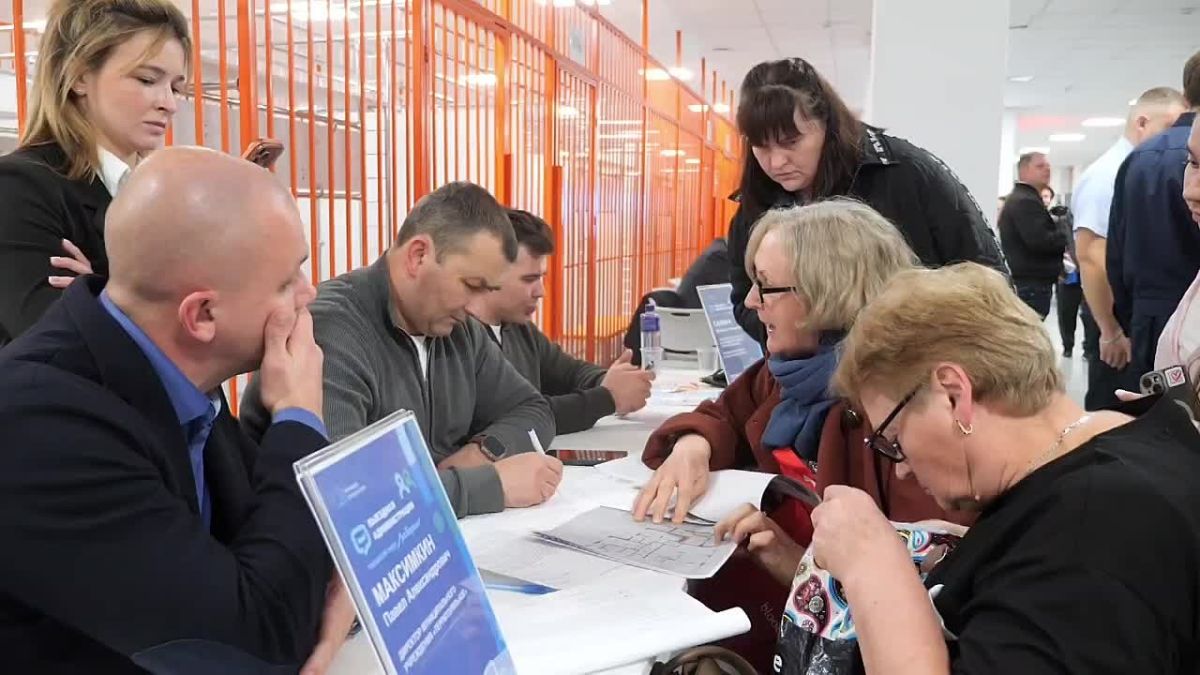 Владимир Волков: Сегодня с коллегами работали в Красково - в формате выездной администрации в гимназии №56 провели встречу с жителями