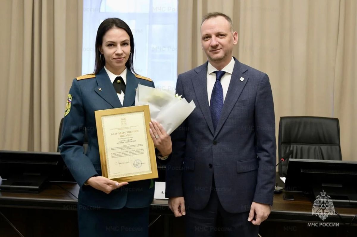 В Дмитровском округе отметили заслуги сотрудников пожарного надзора В Дмитровском округе отметили заслуги сотрудников пожарного надзора