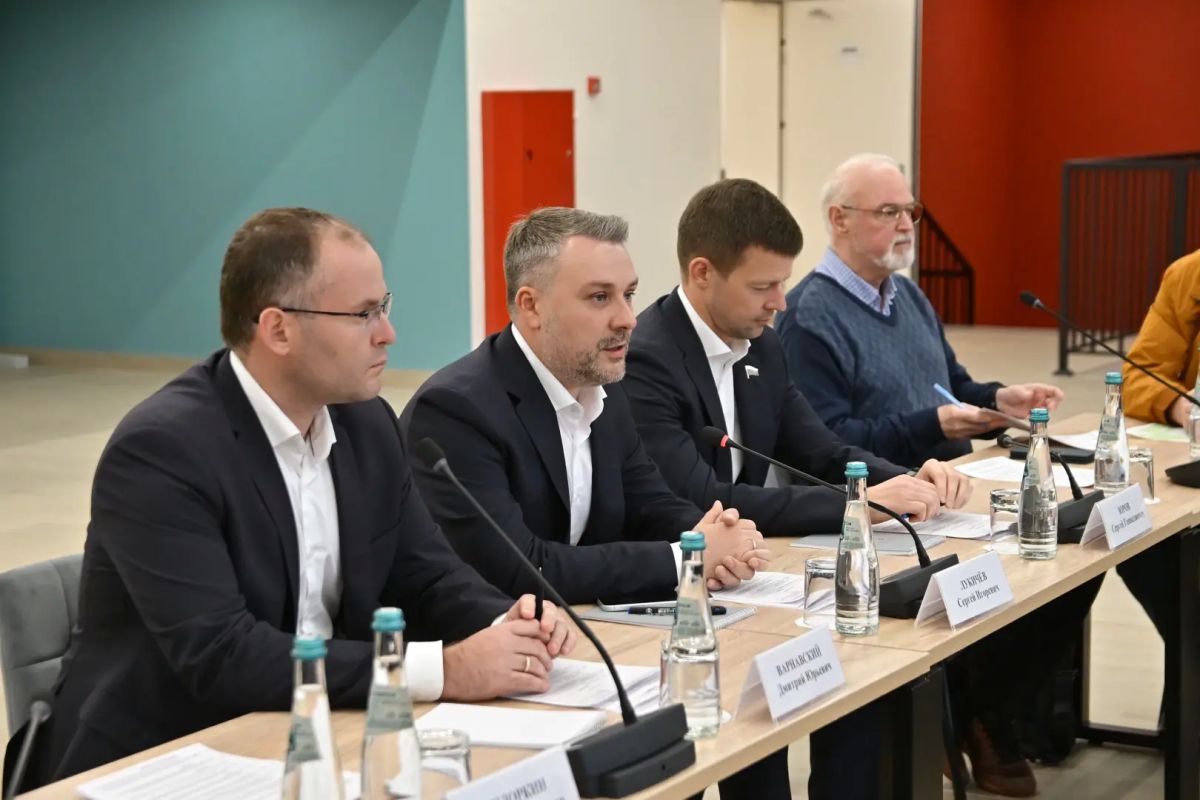 Сергей Юров: Встретились с активом Совета ветеранов и жителями микрорайона Заря Сергей Юров: Встретились с активом Совета ветеранов и жителями микрорайона Заря