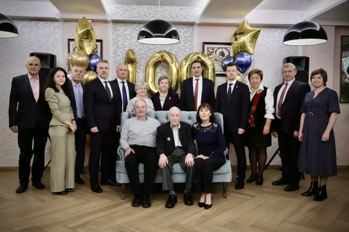 Ветеран Великой Отечественной войны отметил 100-летие в Балашихе Ветеран Великой Отечественной войны отметил 100-летие в Балашихе