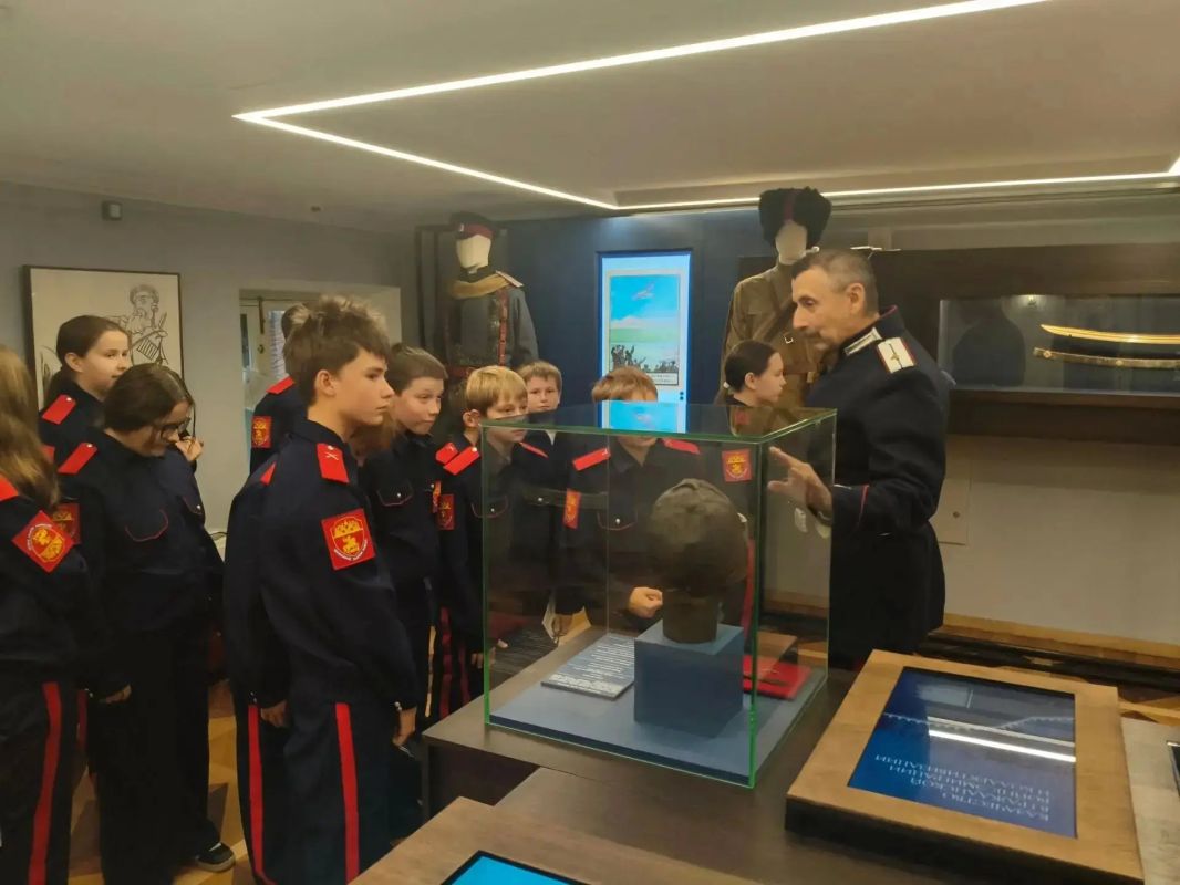 6 октября кураторы казачьих классов Центра образования №8 Мария Юдина и Полина Козлова организовали для воспитанников поездку в Центральный музей Российского казачества в Москве 6 октября кураторы казачьих классов Центра образования №8 Мария Юдина и Полина Козлова организовали для воспитанников поездку в Центральный музей Российского казачества в Москве