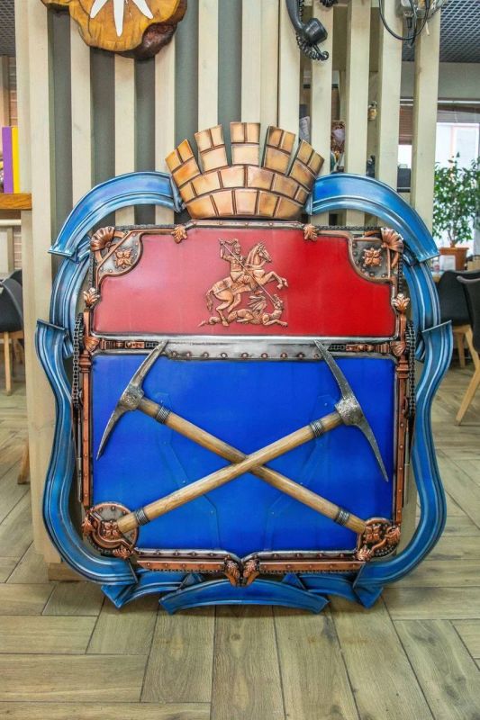 Символы Подольска: почему на гербе каменотёсные инструменты? Символы Подольска: почему на гербе каменотёсные инструменты?