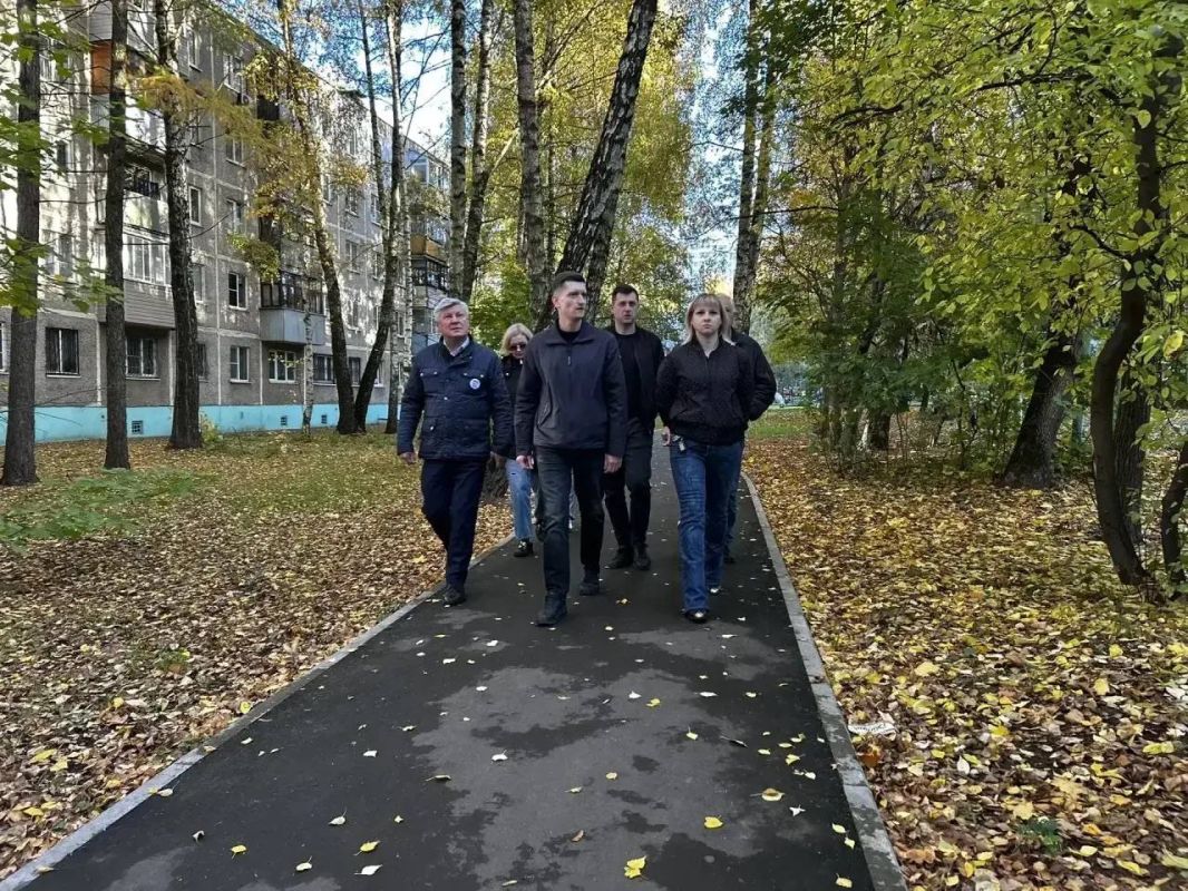 Дмитрий Семёнов провёл обход в микрорайоне Юбилейный Дмитрий Семёнов провёл обход в микрорайоне Юбилейный