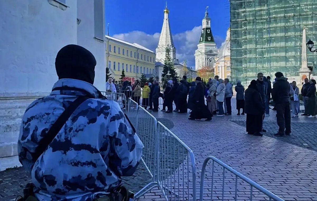 Росгвардейцы обеспечили безопасность праздничного богослужения в Троице-Сергиевой Лавре