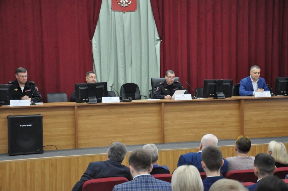 В Подольске поздравили сотрудников уголовного розыска с профессиональным праздником