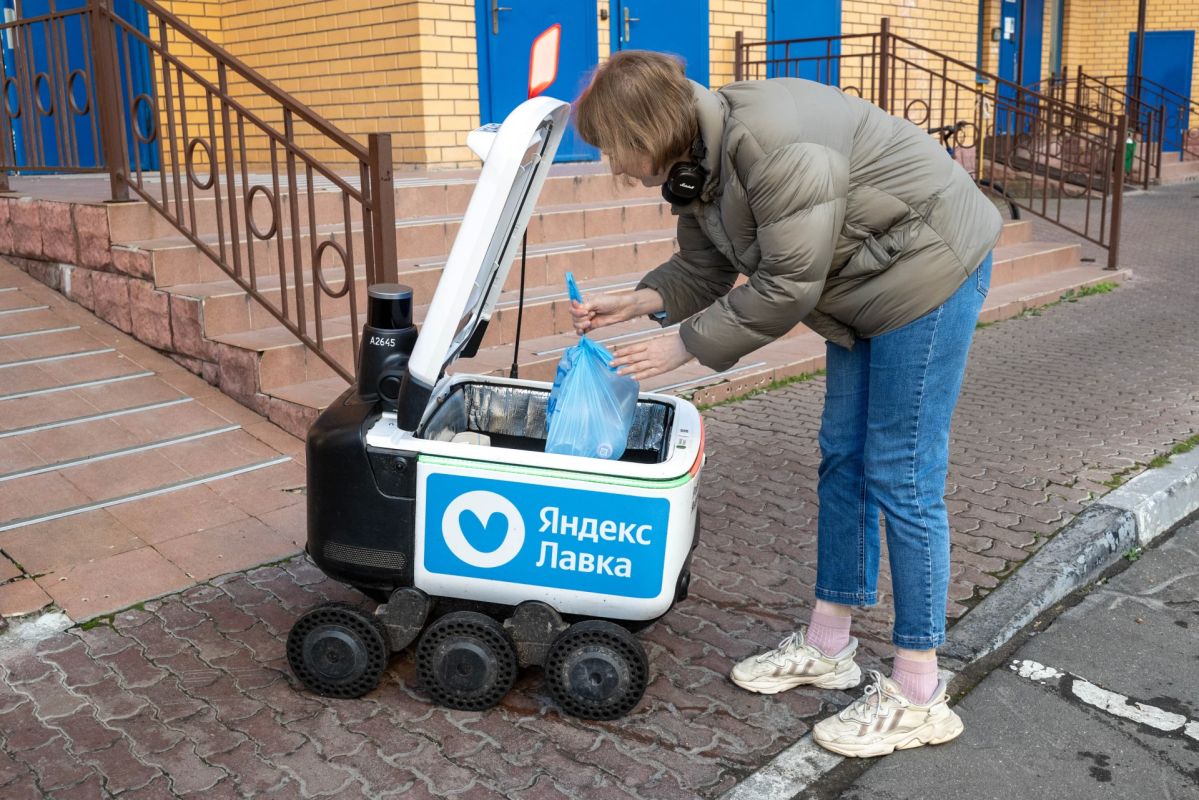 В Реутове запустили доставку продуктов роботами В Реутове запустили доставку продуктов роботами
