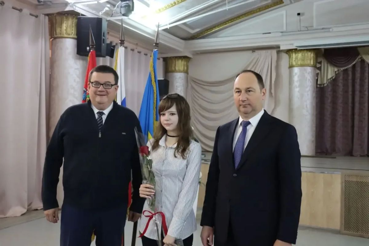 Сергей Мужальских: Вместе с депутатом Московской областной Думы Андреем Голубевым поздравили 16 юных жителей нашего округа, которым исполнилось 14 лет, с получением первого паспорта гражданина Российской Федерации Сергей Мужальских: Вместе с депутатом Московской областной Думы Андреем Голубевым поздравили 16 юных жителей нашего округа, которым исполнилось 14 лет, с получением первого паспорта гражданина Российской Федерации