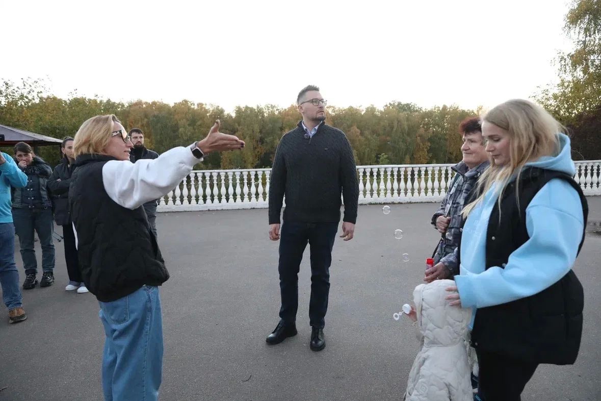 Проверил состояние парков города Проверил состояние парков города
