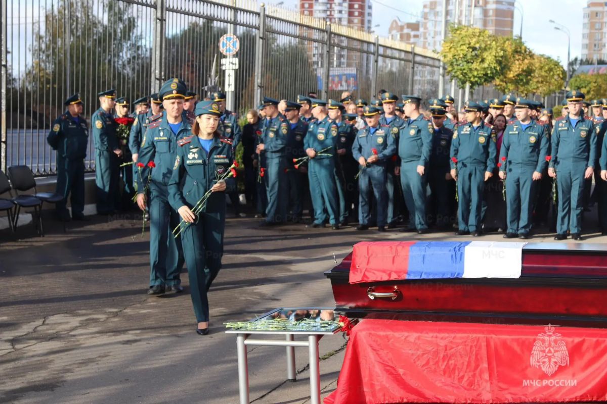 В Подмосковье состоялось прощание с героем, погибшим при исполнении служебного долга В Подмосковье состоялось прощание с героем, погибшим при исполнении служебного долга