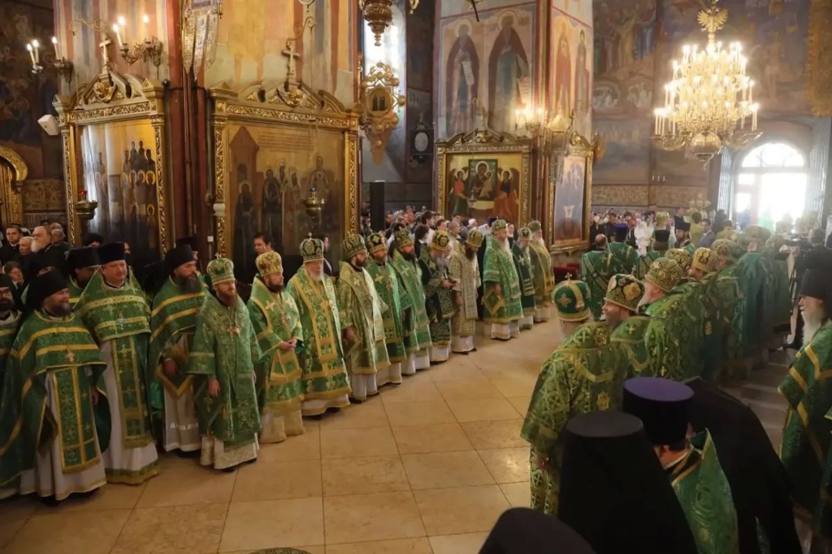 Сегодня, 8 октября, мы отмечаем большой праздник — день преставления преподобного Сергия Радонежского, игумена земли Русской, основателя нашей Троице-Сергиевой Лавры Сегодня, 8 октября, мы отмечаем большой праздник — день преставления преподобного Сергия Радонежского, игумена земли Русской, основателя нашей Троице-Сергиевой Лавры