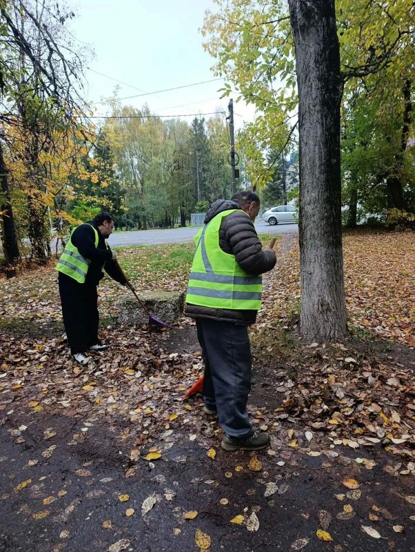 Сотрудники МБУ «Благоустройство СП» продолжают наводить порядок во всех населённых пунктах Сергиево-Посадского округа Сотрудники МБУ «Благоустройство СП» продолжают наводить порядок во всех населённых пунктах Сергиево-Посадского округа