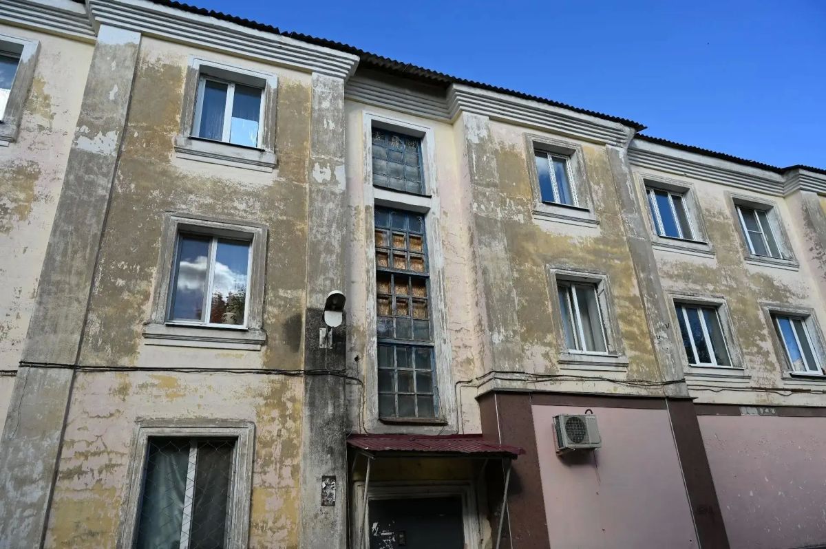 Заместитель главы Городского округа Серпухов Дмитрий Новиков провёл встречу с жителями дома № 41 по ул. Химиков. Главная цель таких встреч — быть рядом с людьми, слышать их проблемы и решать их сообща, проявляя заботу и... Заместитель главы Городского округа Серпухов Дмитрий Новиков провёл встречу с жителями дома № 41 по ул. Химиков. Главная цель таких встреч — быть рядом с людьми, слышать их проблемы и решать их сообща, проявляя заботу и...