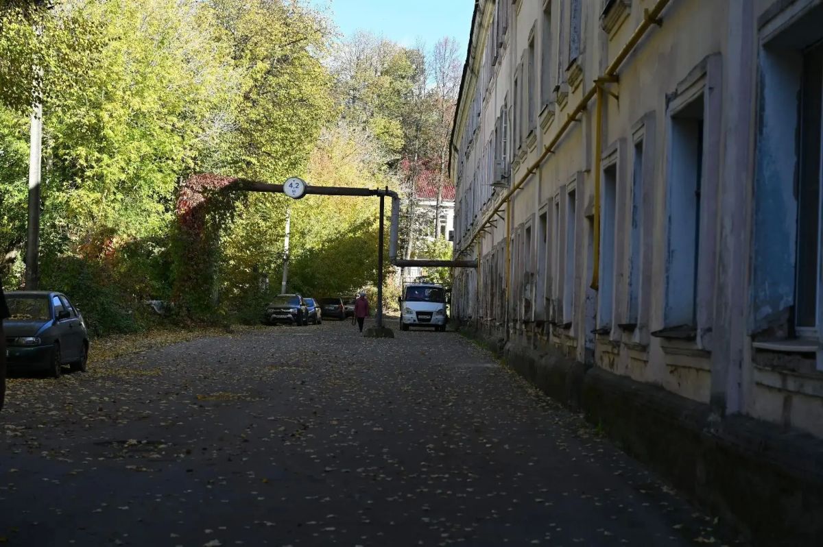 Заместитель главы Городского округа Серпухов Дмитрий Новиков провёл встречу с жителями дома № 41 по ул. Химиков. Главная цель таких встреч — быть рядом с людьми, слышать их проблемы и решать их сообща, проявляя заботу и... Заместитель главы Городского округа Серпухов Дмитрий Новиков провёл встречу с жителями дома № 41 по ул. Химиков. Главная цель таких встреч — быть рядом с людьми, слышать их проблемы и решать их сообща, проявляя заботу и...