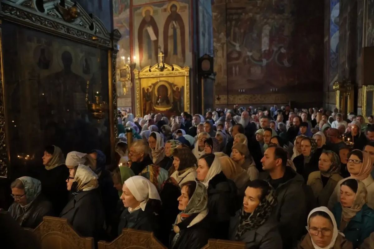 Сегодня, 8 октября, мы отмечаем большой праздник — день преставления преподобного Сергия Радонежского, игумена земли Русской, основателя нашей Троице-Сергиевой Лавры Сегодня, 8 октября, мы отмечаем большой праздник — день преставления преподобного Сергия Радонежского, игумена земли Русской, основателя нашей Троице-Сергиевой Лавры