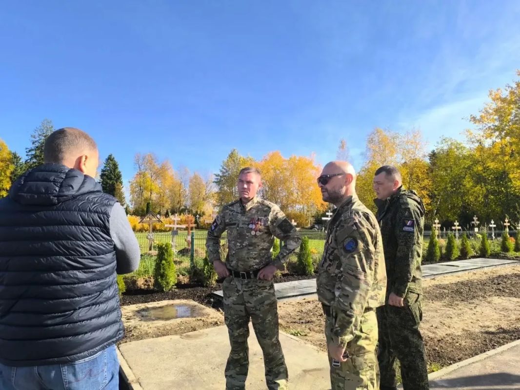 Сегодня заместитель главы Сергиево-Посадского округа Павел Бронников пригласил членов Ассоциации ветеранов СВО, чтобы обсудить детали установки кенотафа на Благовещенском кладбище и услышать их мнение Сегодня заместитель главы Сергиево-Посадского округа Павел Бронников пригласил членов Ассоциации ветеранов СВО, чтобы обсудить детали установки кенотафа на Благовещенском кладбище и услышать их мнение