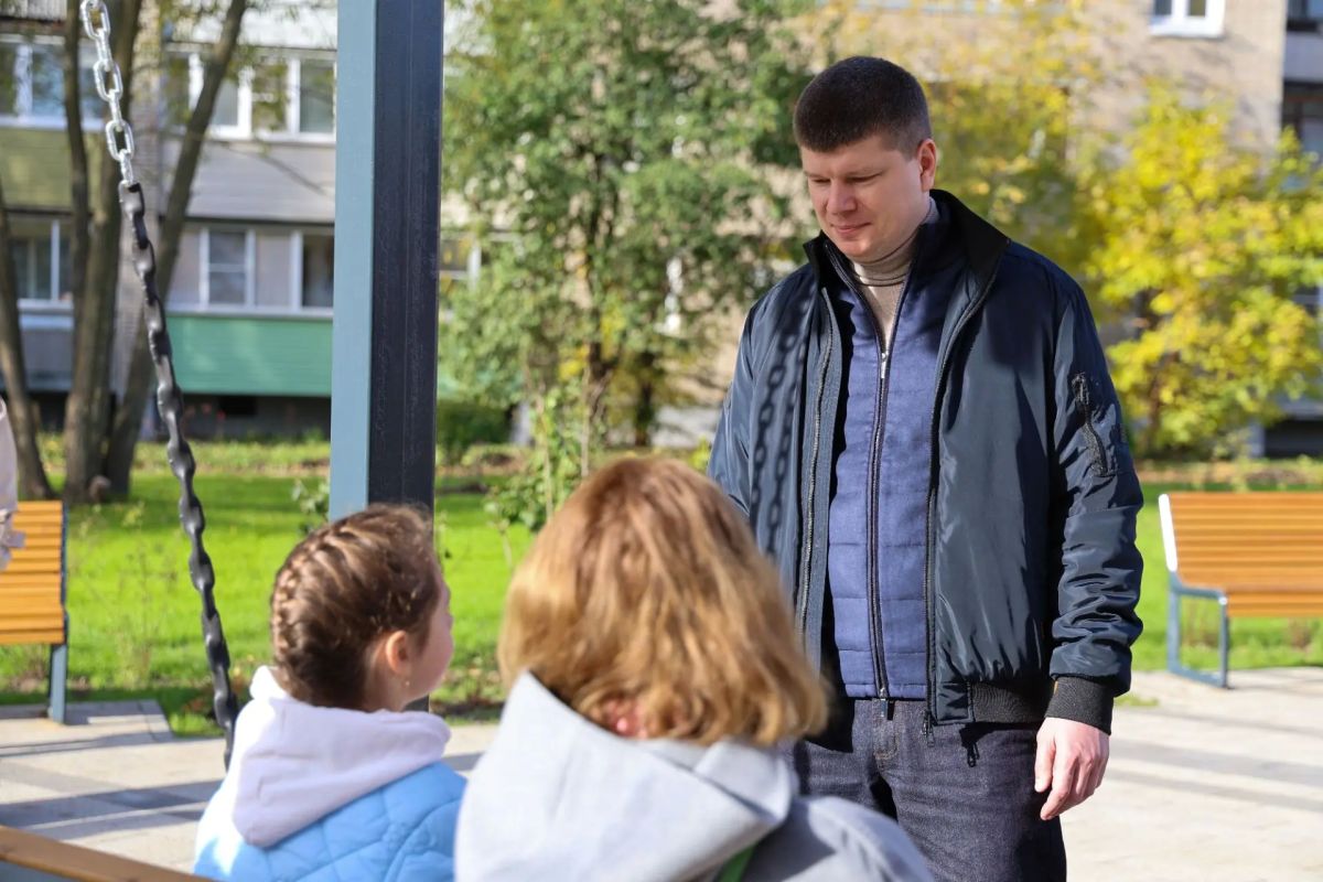 Открытие нового сквера. В Юго-Западном микрорайоне нашего города на улице Победы, около МФЦ, появилась новая точка притяжения для наших жителей Открытие нового сквера. В Юго-Западном микрорайоне нашего города на улице Победы, около МФЦ, появилась новая точка притяжения для наших жителей