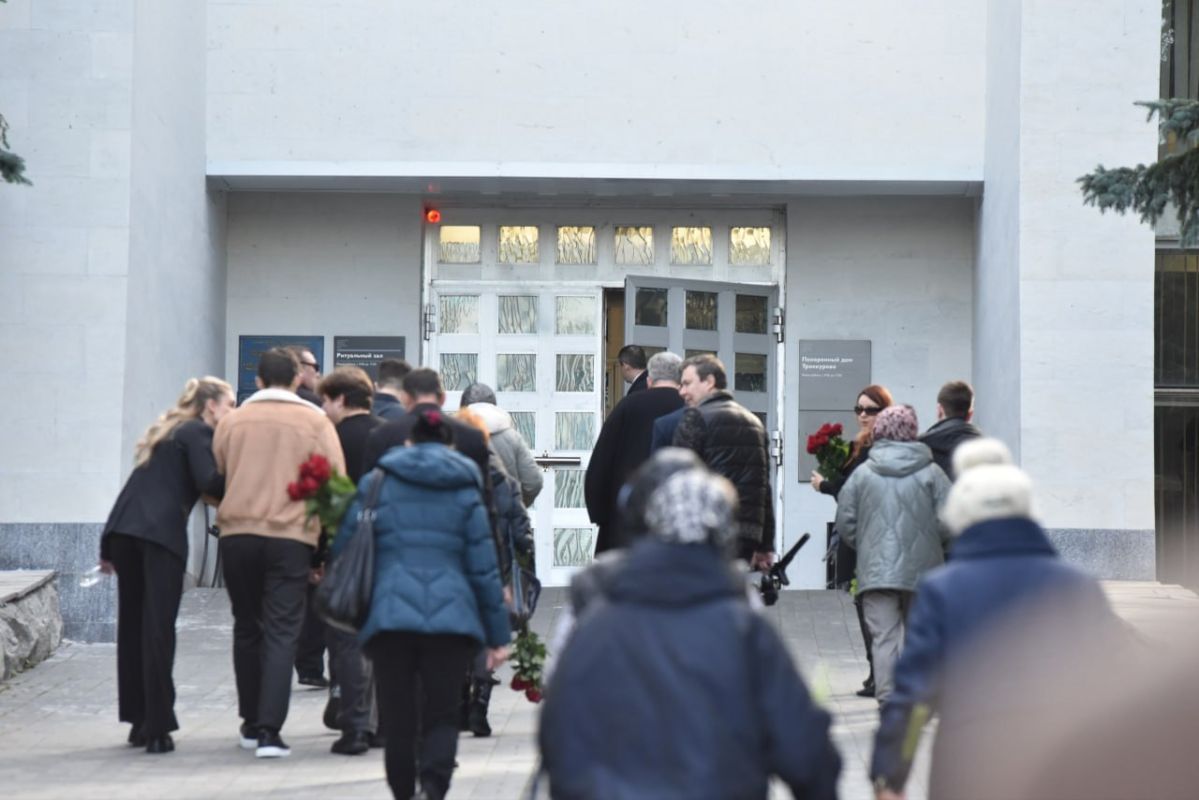 В Москве проходит церемония прощания с Анатолием Кашпировским В Москве проходит церемония прощания с Анатолием Кашпировским