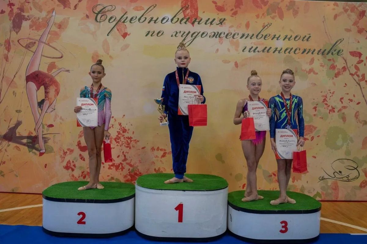 Более 100 гимнасток выступили на «Красногорских звездах» Более 100 гимнасток выступили на «Красногорских звездах»