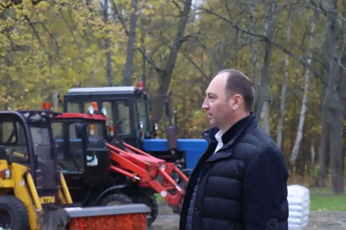 Сергей Мужальских: Проверил готовность парка имени Н. Островского к зимнему сезону Сергей Мужальских: Проверил готовность парка имени Н. Островского к зимнему сезону
