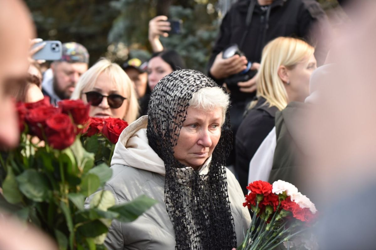 В Москве проходит церемония прощания с Анатолием Кашпировским В Москве проходит церемония прощания с Анатолием Кашпировским