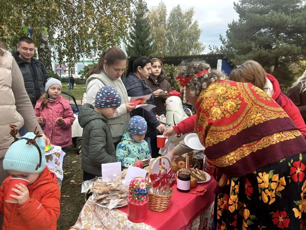 Знакомство с культурой регионов: ярмарка «Дары России» в «Ивушке» Знакомство с культурой регионов: ярмарка «Дары России» в «Ивушке»