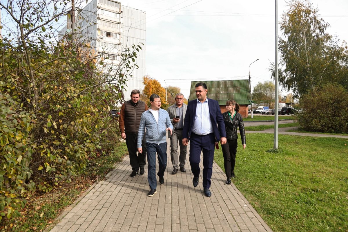 Глава Раменского округа Эдуард Малышев провёл выездную проверку в территориальном управлении «Гжель» Глава Раменского округа Эдуард Малышев провёл выездную проверку в территориальном управлении «Гжель»