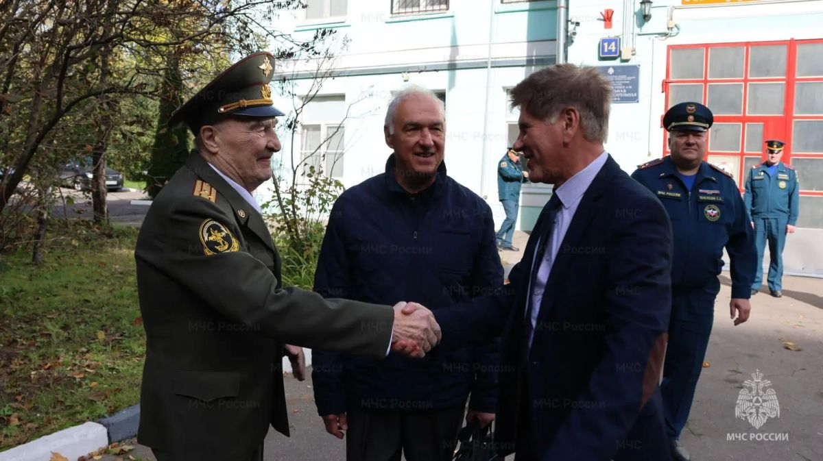 Легенда специальной пожарной охраны: Юрию Николаевичу Трифонову - 90 лет! Легенда специальной пожарной охраны: Юрию Николаевичу Трифонову - 90 лет!