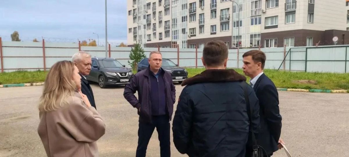 На связи с жителями. Заместитель главы городского округа Красногорск Дмитрий Зверев встретился с жителями ЖК «Красногорский» На связи с жителями. Заместитель главы городского округа Красногорск Дмитрий Зверев встретился с жителями ЖК «Красногорский»
