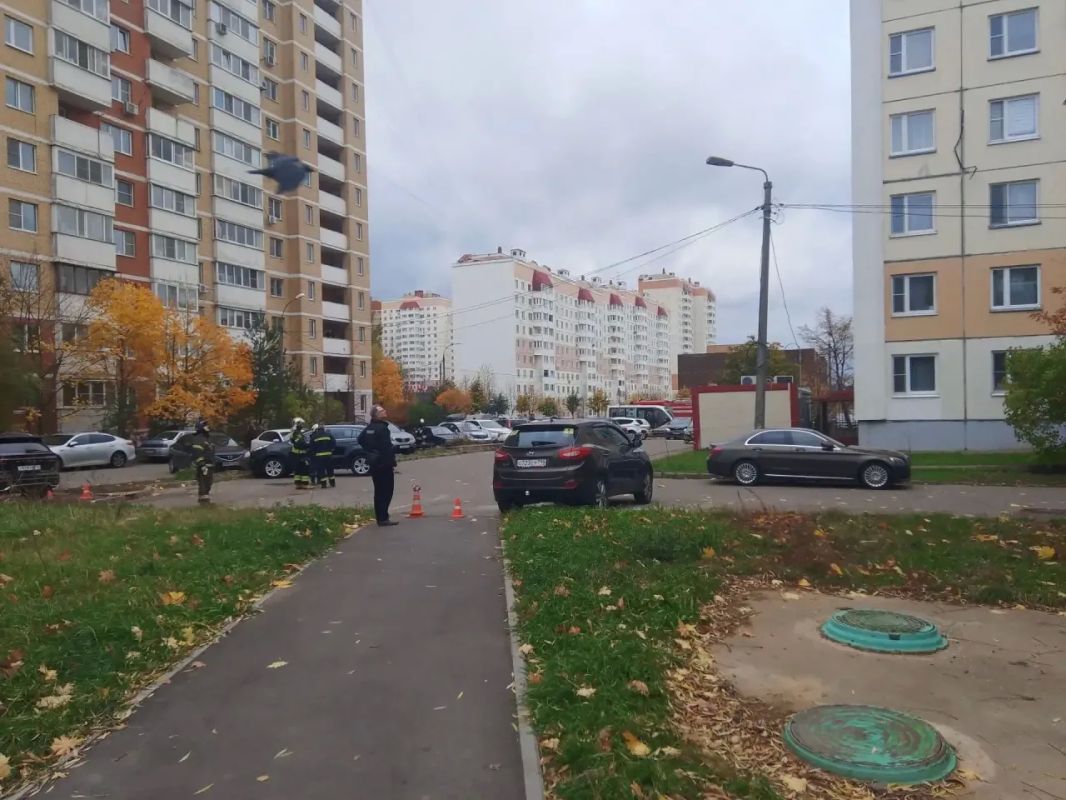 Опасный дефект на фасаде дома в поселке Нахабино устранят в ближайшее время Опасный дефект на фасаде дома в поселке Нахабино устранят в ближайшее время