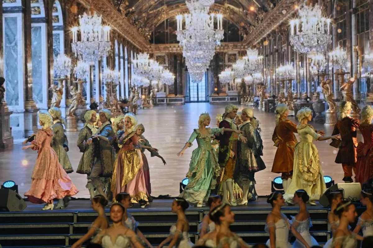 «Кремлёвский балет» и студия «Синяя птица» открыли празднование 245-летия Подольска «Кремлёвский балет» и студия «Синяя птица» открыли празднование 245-летия Подольска