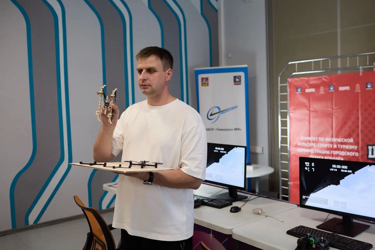 Игорь Трифонов: В гимназии №9 прошла Младшая школьная лига дронов в рамках подготовки к соревнованиям Королёвской школьной лиги Игорь Трифонов: В гимназии №9 прошла Младшая школьная лига дронов в рамках подготовки к соревнованиям Королёвской школьной лиги