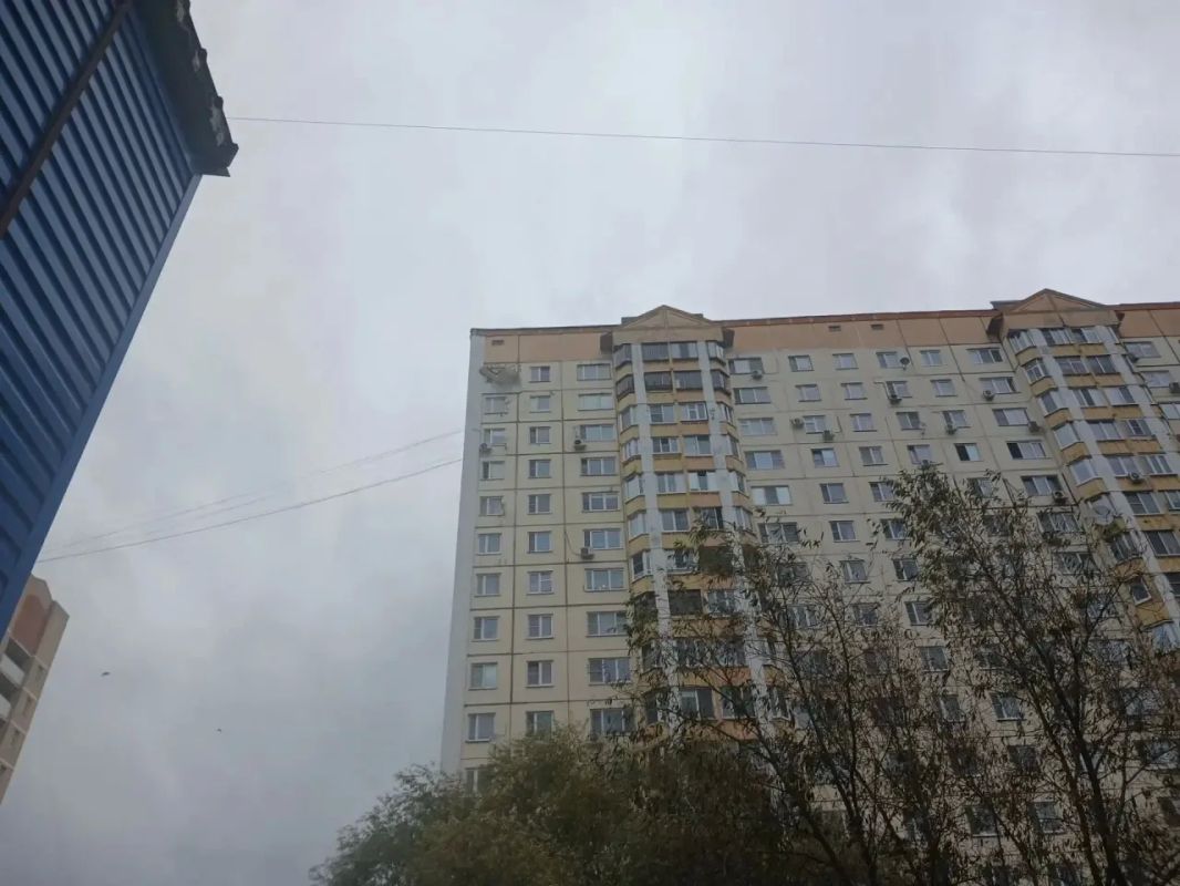 Опасный дефект на фасаде дома в поселке Нахабино устранят в ближайшее время