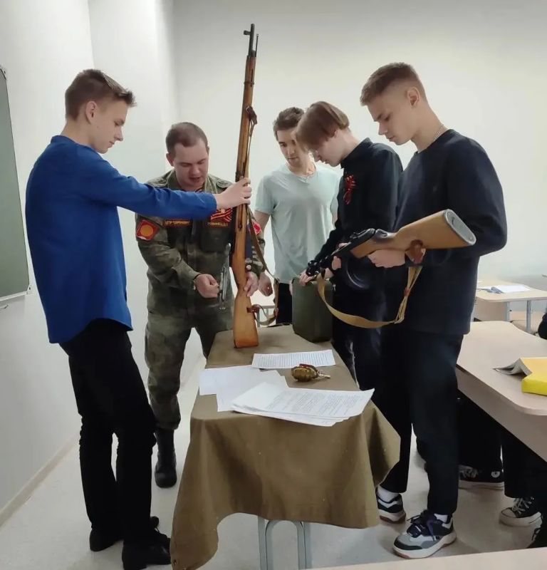 Сегодня Родину защищают серпуховичи Сегодня Родину защищают серпуховичи