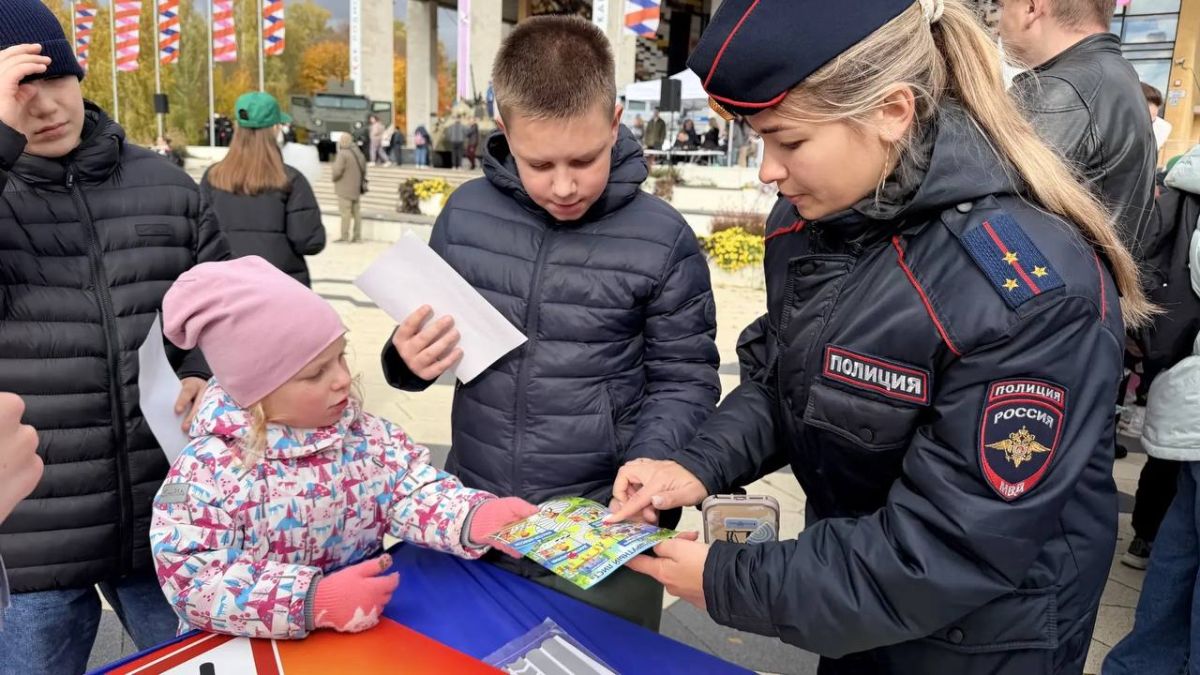 Госавтоинспекция Мытищ: «Один день с полицией» - световозвращатели своими руками