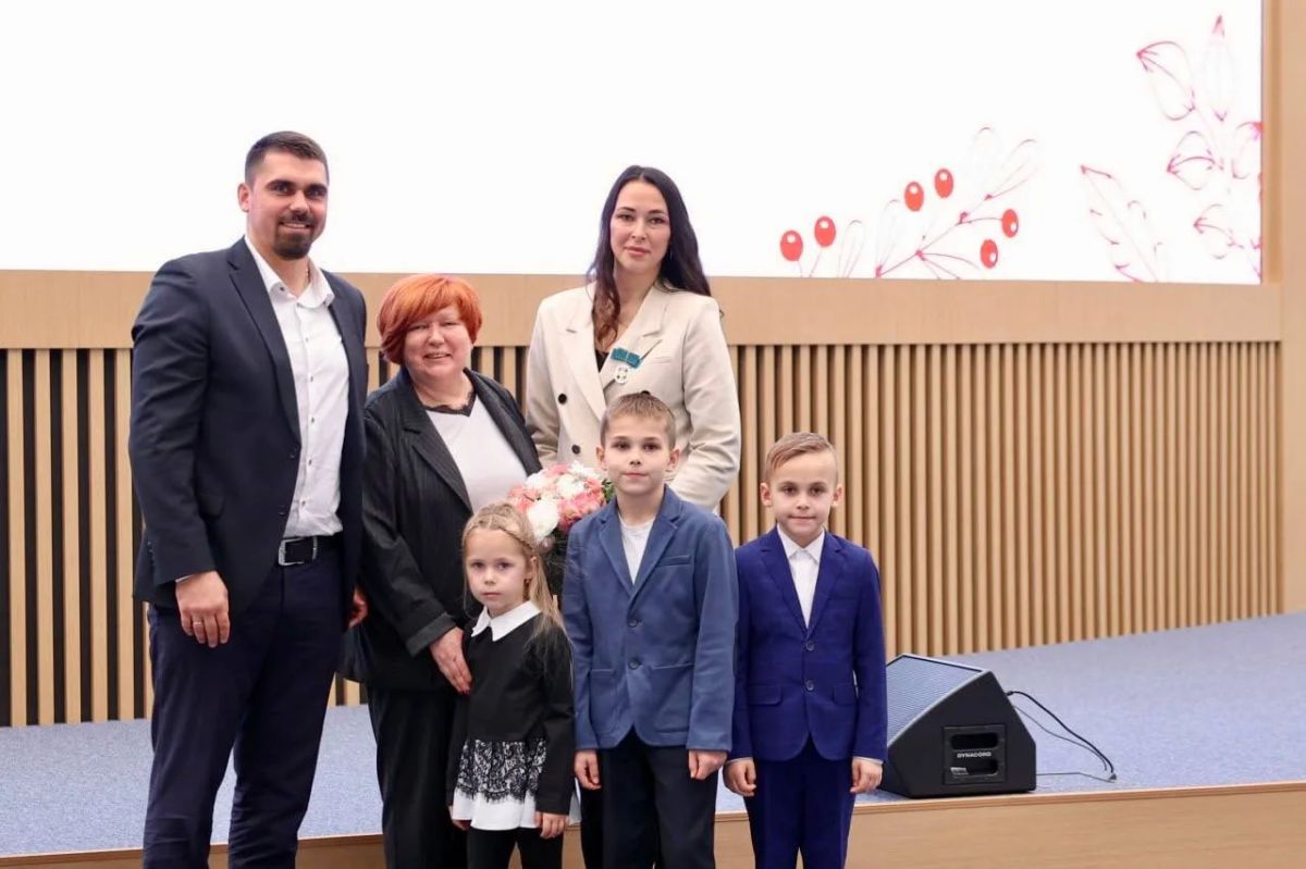Михаил Собакин: Сегодня мы отмечаем новый, но очень важный праздник - День многодетной семьи! Михаил Собакин: Сегодня мы отмечаем новый, но очень важный праздник - День многодетной семьи!