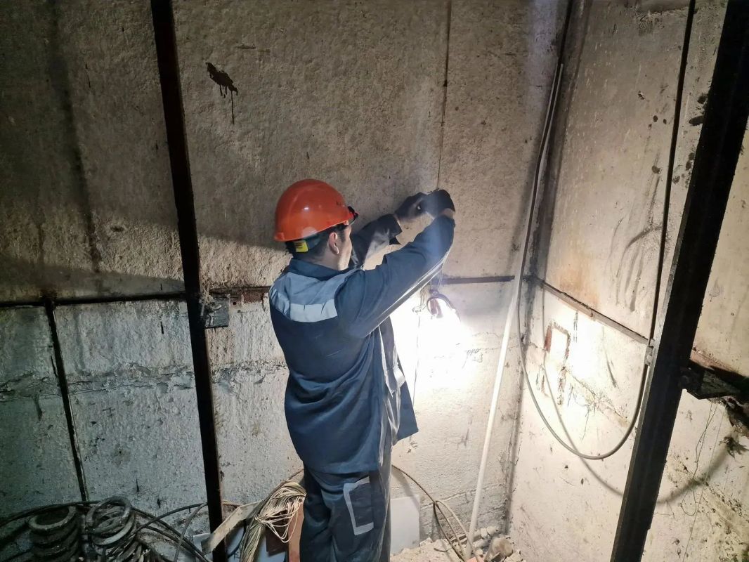 В Реутове проводится замена лифтов в доме на улице Победы В Реутове проводится замена лифтов в доме на улице Победы