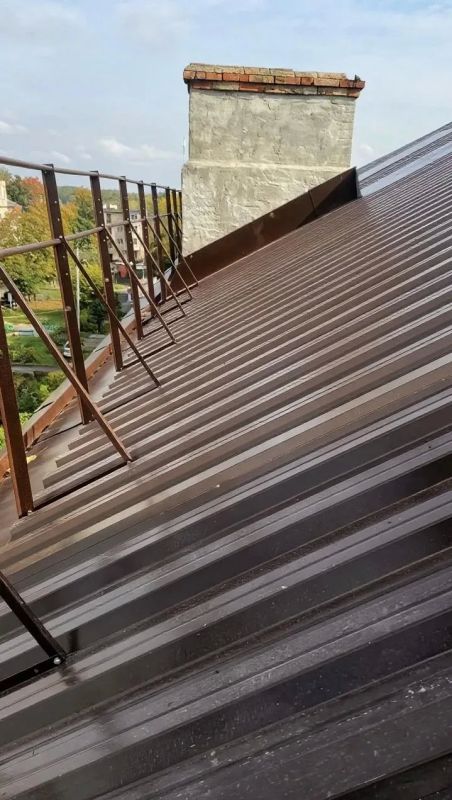 В Богородском округе близится к завершению капитальный ремонт скатной крыши многоквартирного дома № 41 на улице Климова в Ногинске