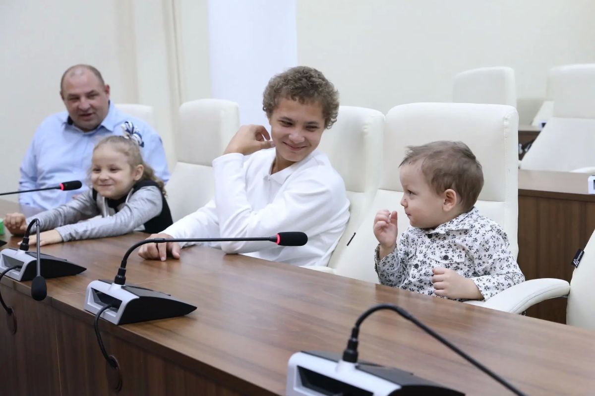 И радость, и ответственность: в Долгопрудном состоялась встреча в честь Дня многодетной семьи И радость, и ответственность: в Долгопрудном состоялась встреча в честь Дня многодетной семьи