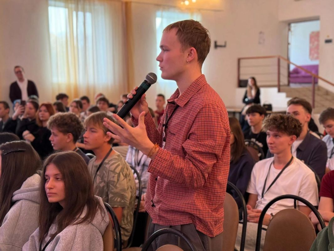 Трехдневный молодежный форум КВН завершился в Коломне Трехдневный молодежный форум КВН завершился в Коломне