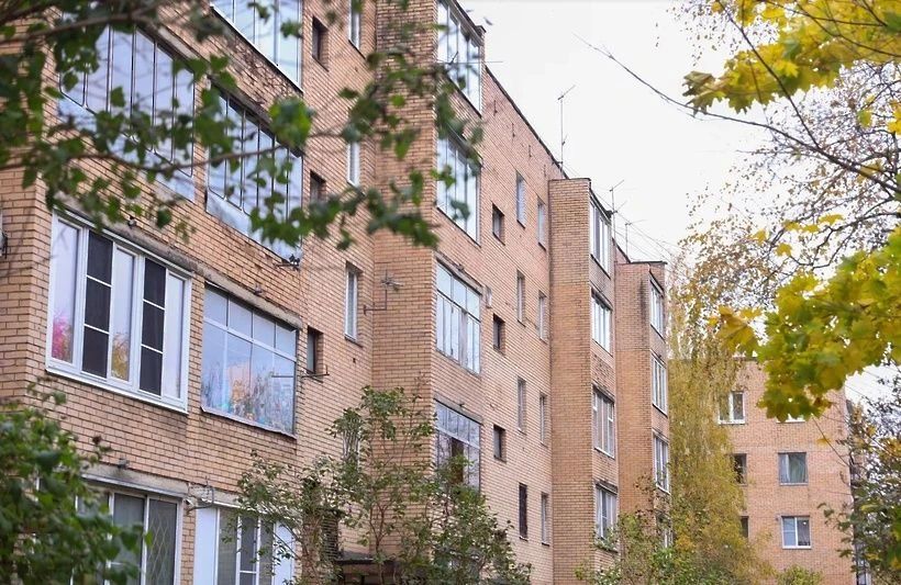 В Поваровке проверяют качество горячей воды В Поваровке проверяют качество горячей воды